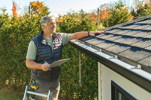 Professional Roof Repair technician working in Evanston, IL